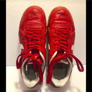 NIKE Escape Waffle Gum sole red leather GUC